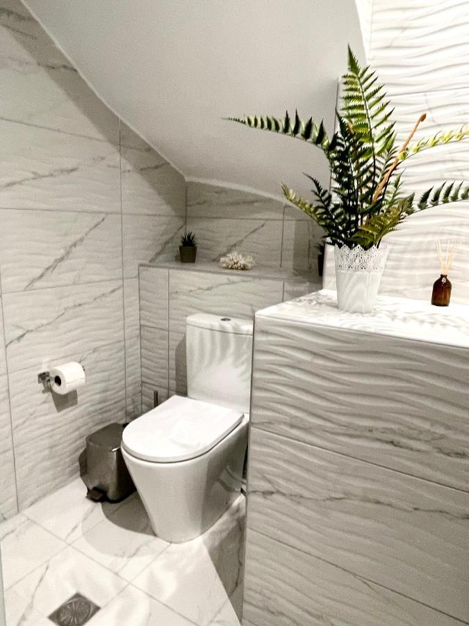 Emerald Luxury Apartments - Ath Airport Spáta Dış mekan fotoğraf