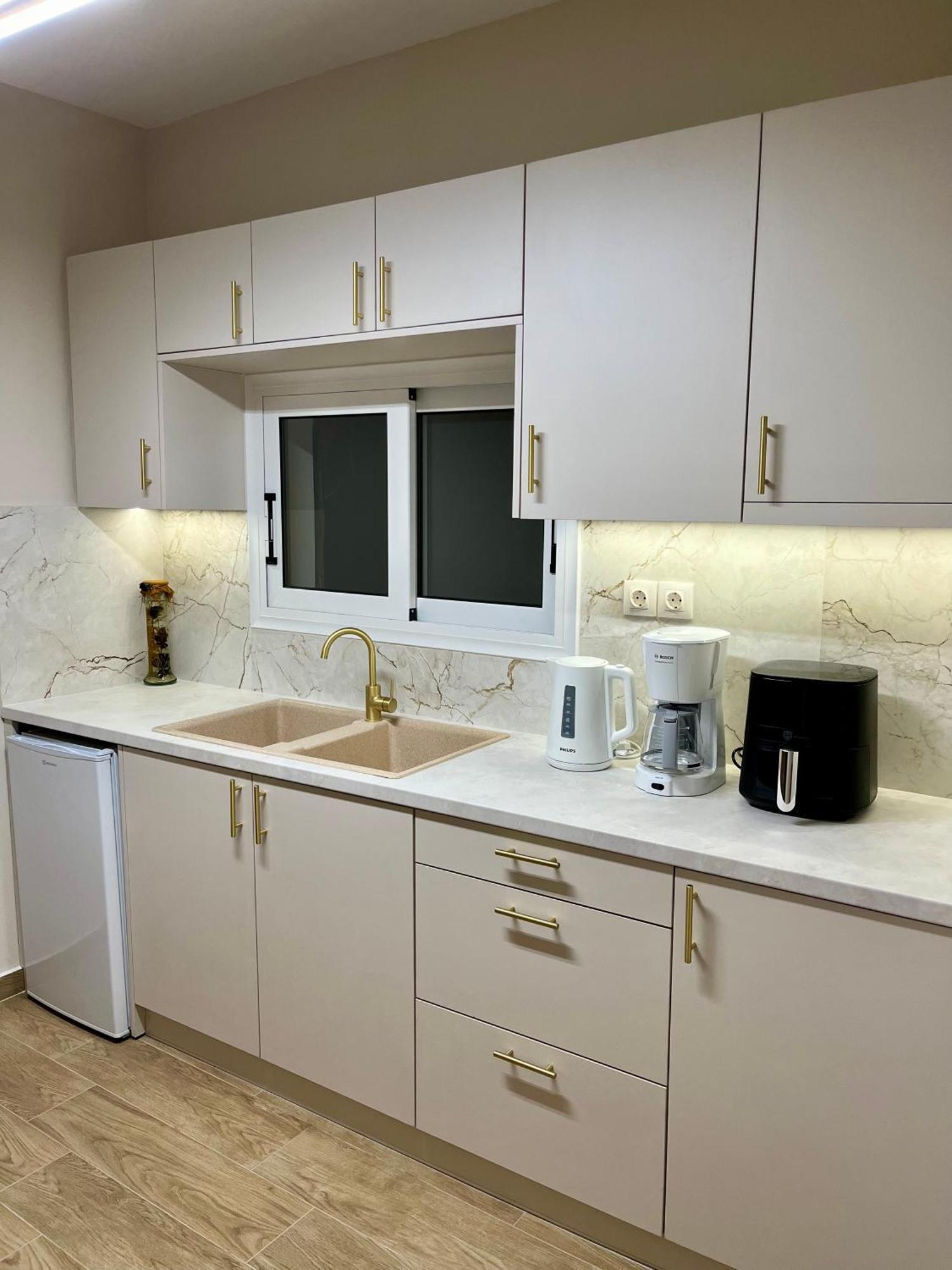 Emerald Luxury Apartments - Ath Airport Spáta Dış mekan fotoğraf